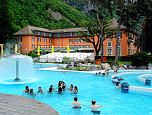 Les bains Des Lavey Spa Pool